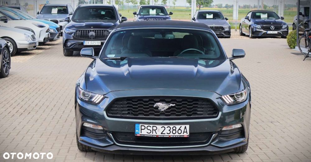 Ford Mustang - 4