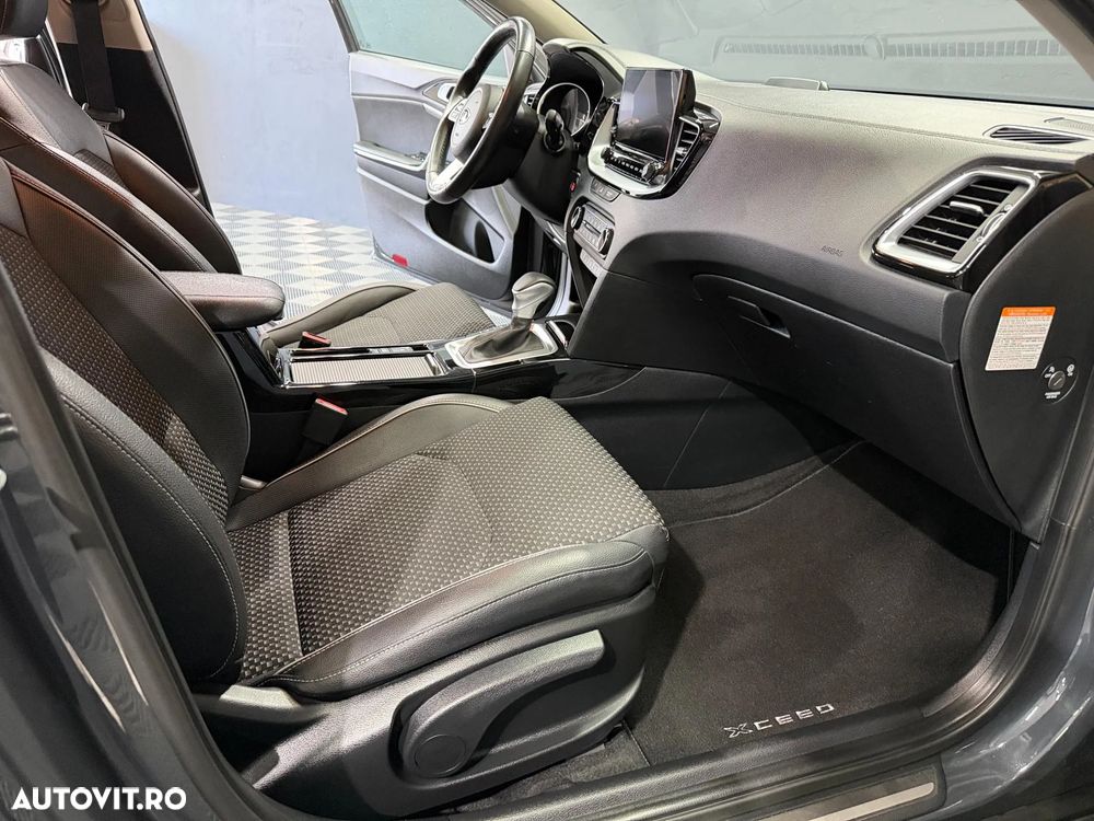 Kia XCeed 1.6 GDI 6DCT PHEV Vision - 14