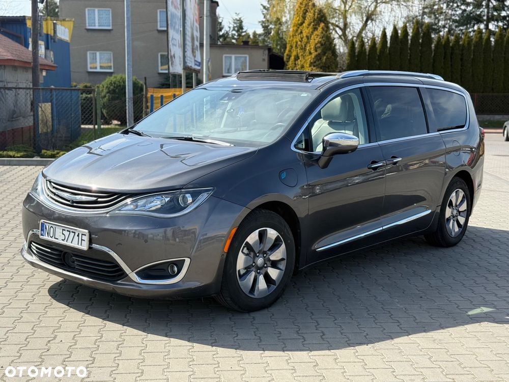 Chrysler Pacifica - 3