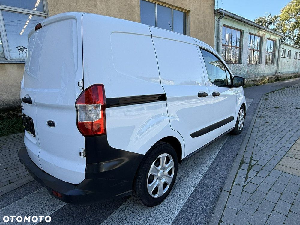 Ford Transit Courier - 4