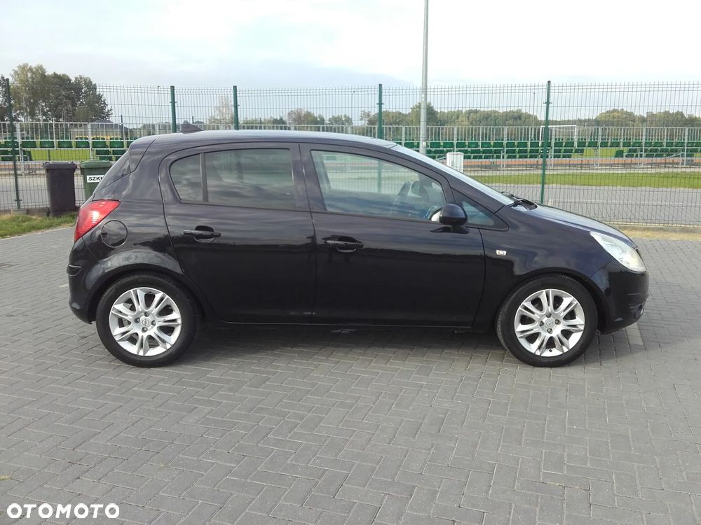 Opel Corsa 1.4 16V Cosmo - 1