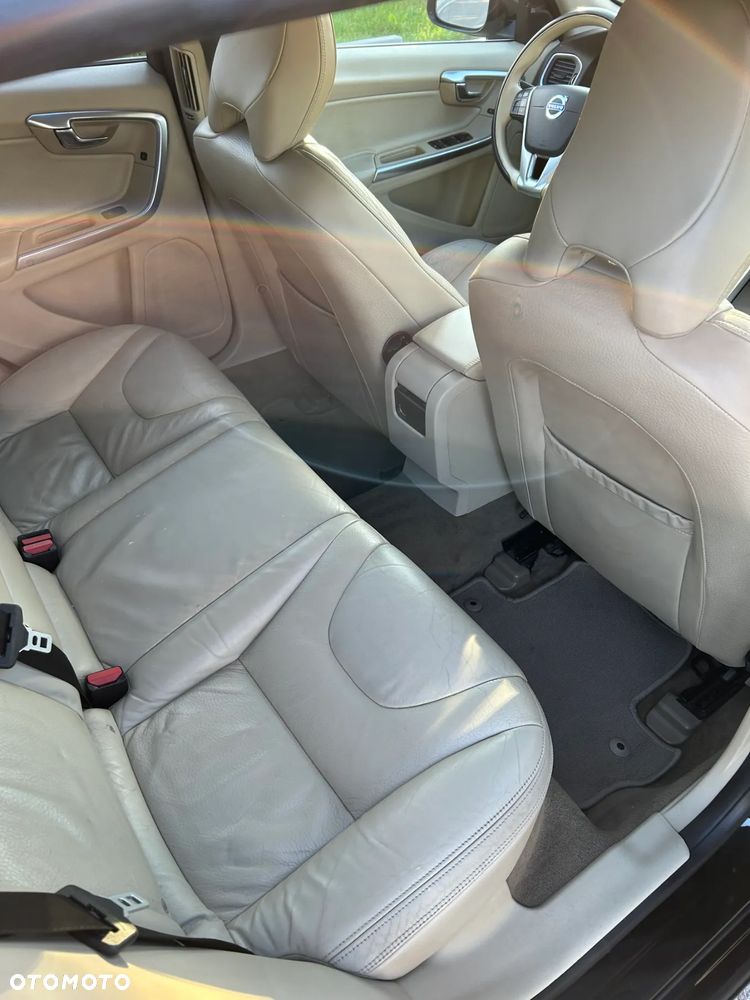 Volvo V60 D5 Summum - 18
