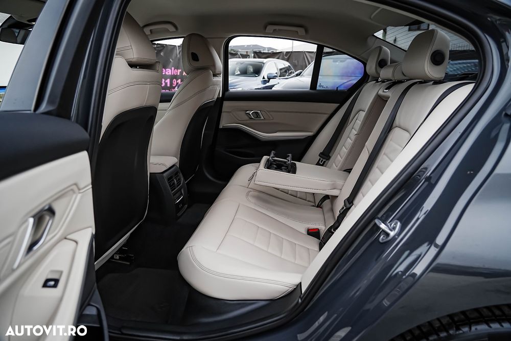 BMW Seria 3 320i Aut. Sport Line - 16