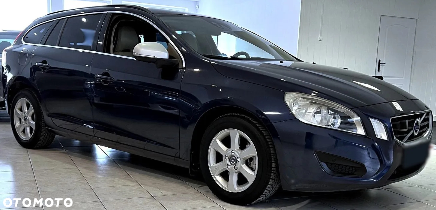 Volvo V60 D5 Summum - 4