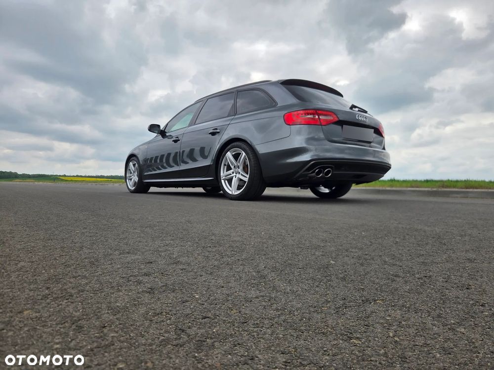 Audi A4 Avant 2.0 TDI DPF clean diesel multitronic S line Sportpaket - 3