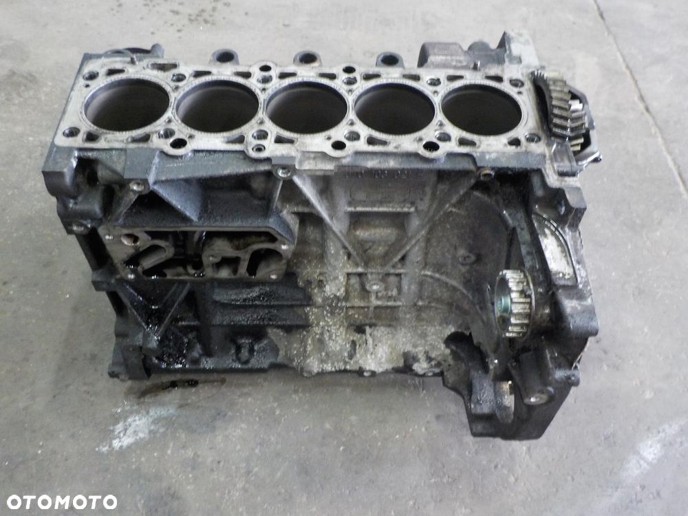 VW T5 2.5 TDI AXD AXE BLOK SILNIKA - 1