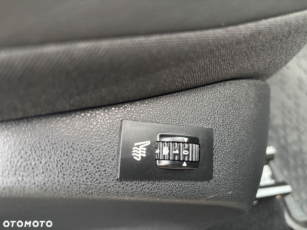 Peugeot 208 1.6 THP GTi - 16