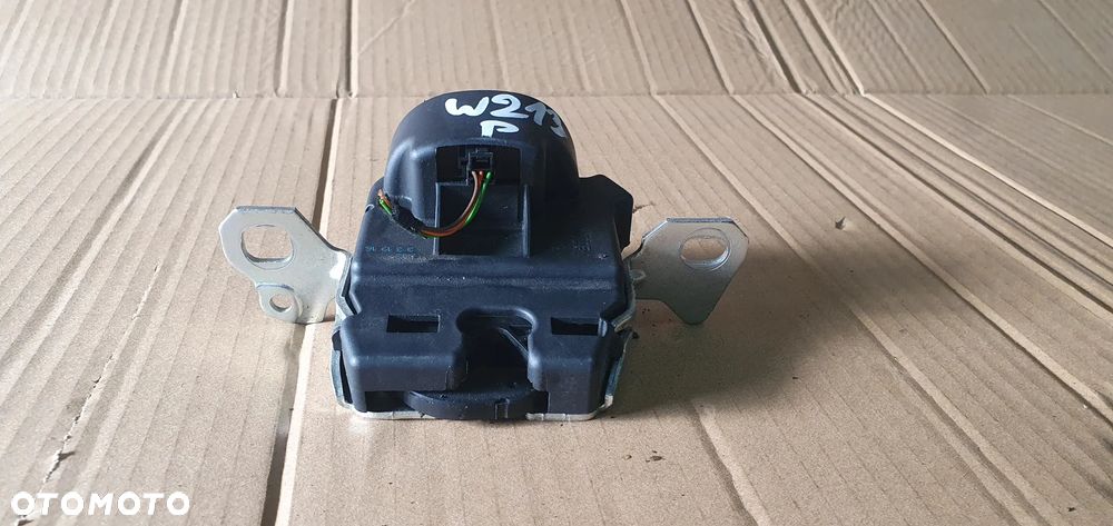 Zamek kanapy prawy tył tylny Mercedes E-Klasa W213 - 2