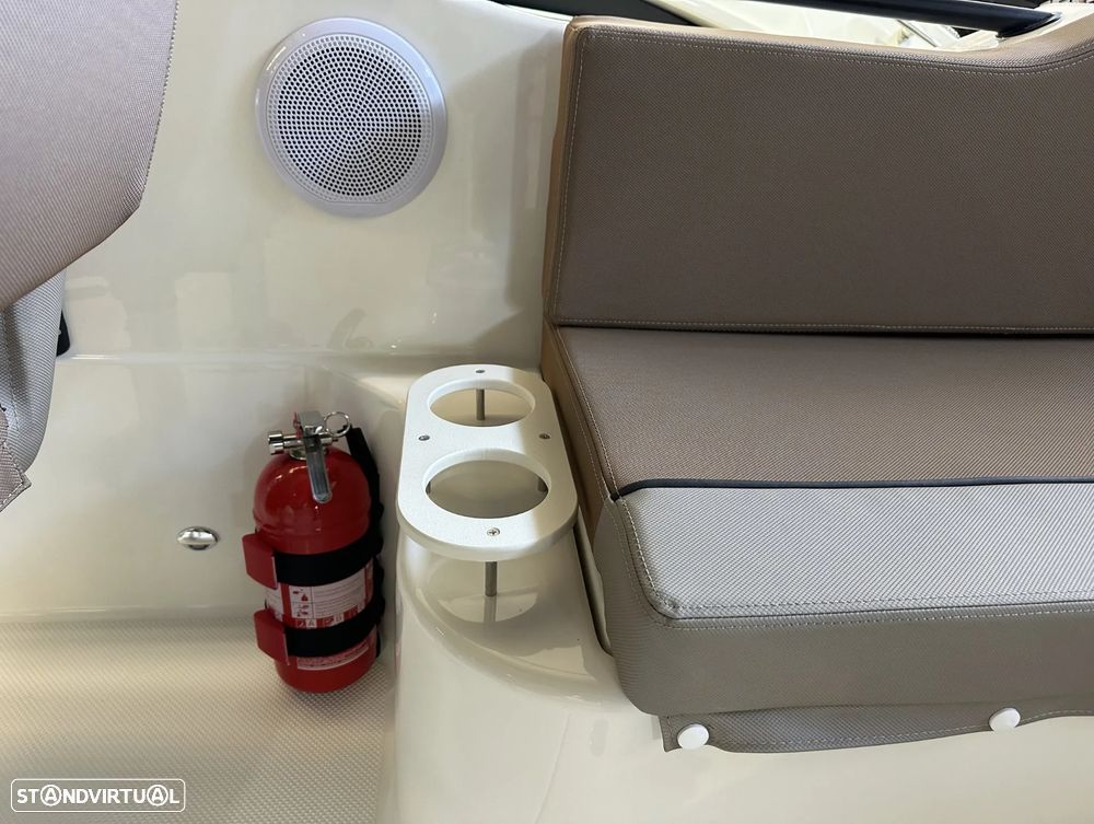 Quicksilver Activ 755 Sundeck - 24