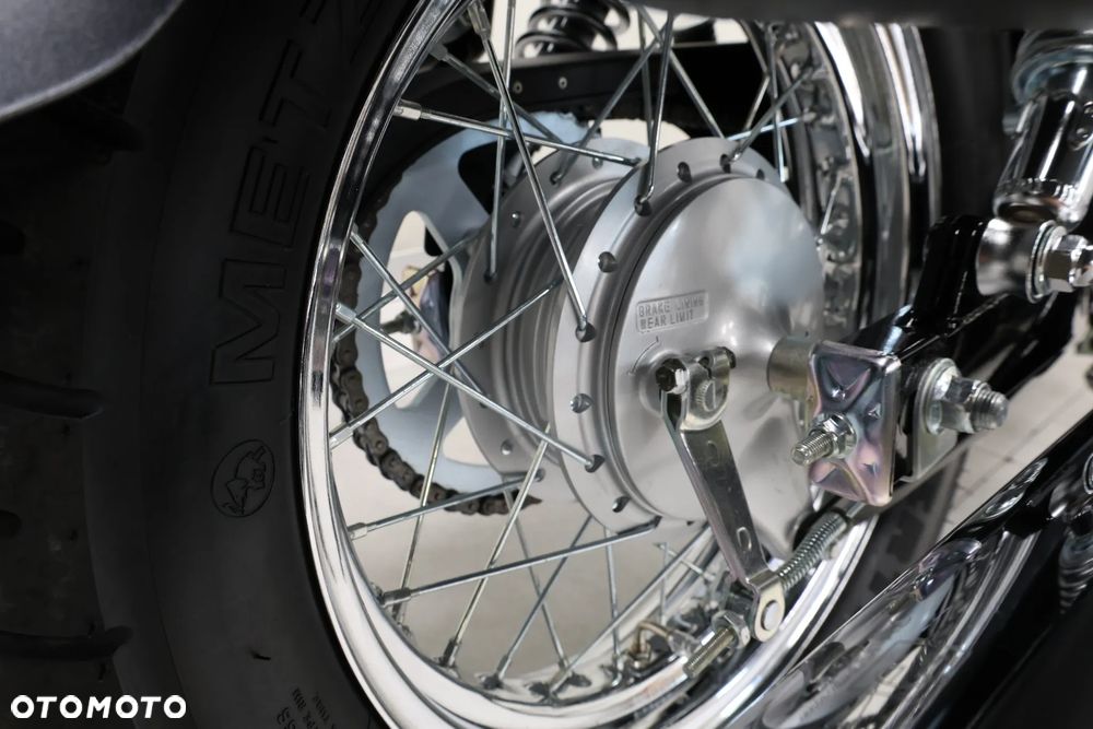Suzuki Intruder - 37