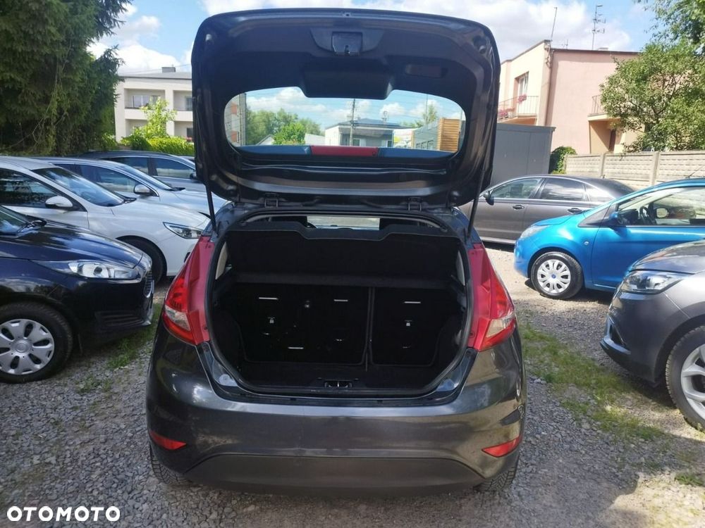 Ford Fiesta - 22