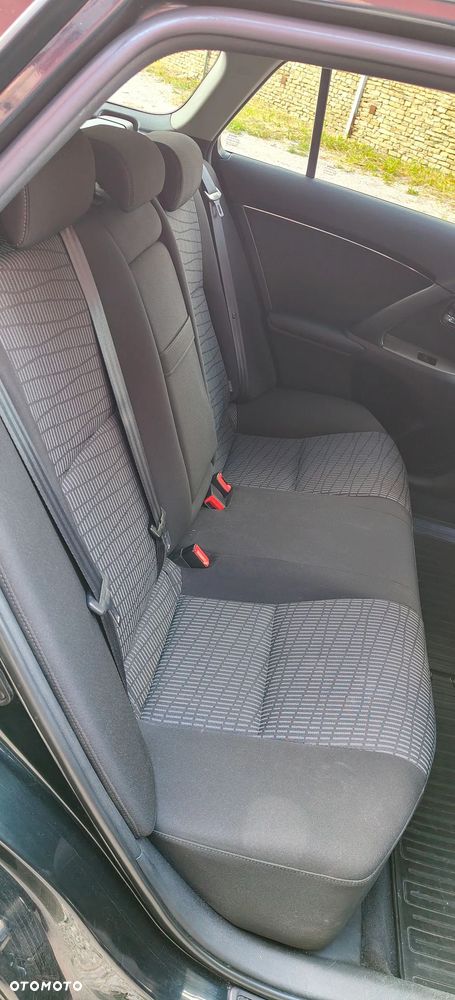 Toyota Avensis 2.0 Premium MS - 21