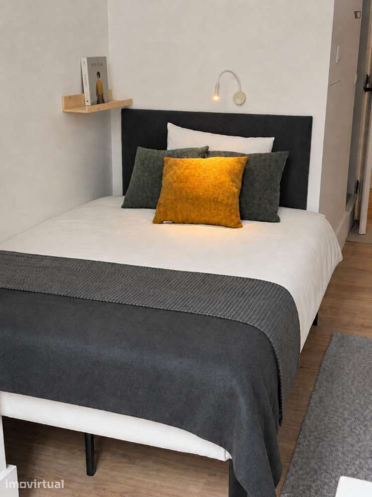 Quarto - localizado em Intendente Lisbon - Grande imagem: 2/15