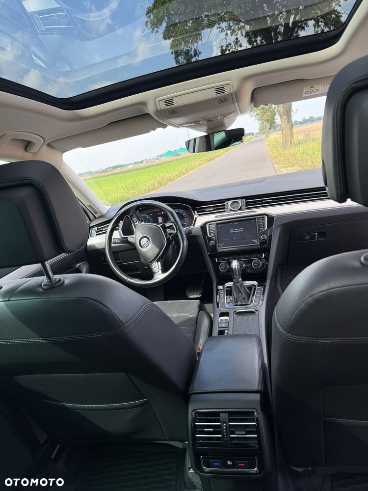 Volkswagen Passat 2.0 TDI Bi-Turbo BMT 4Mot Highline DSG - 9
