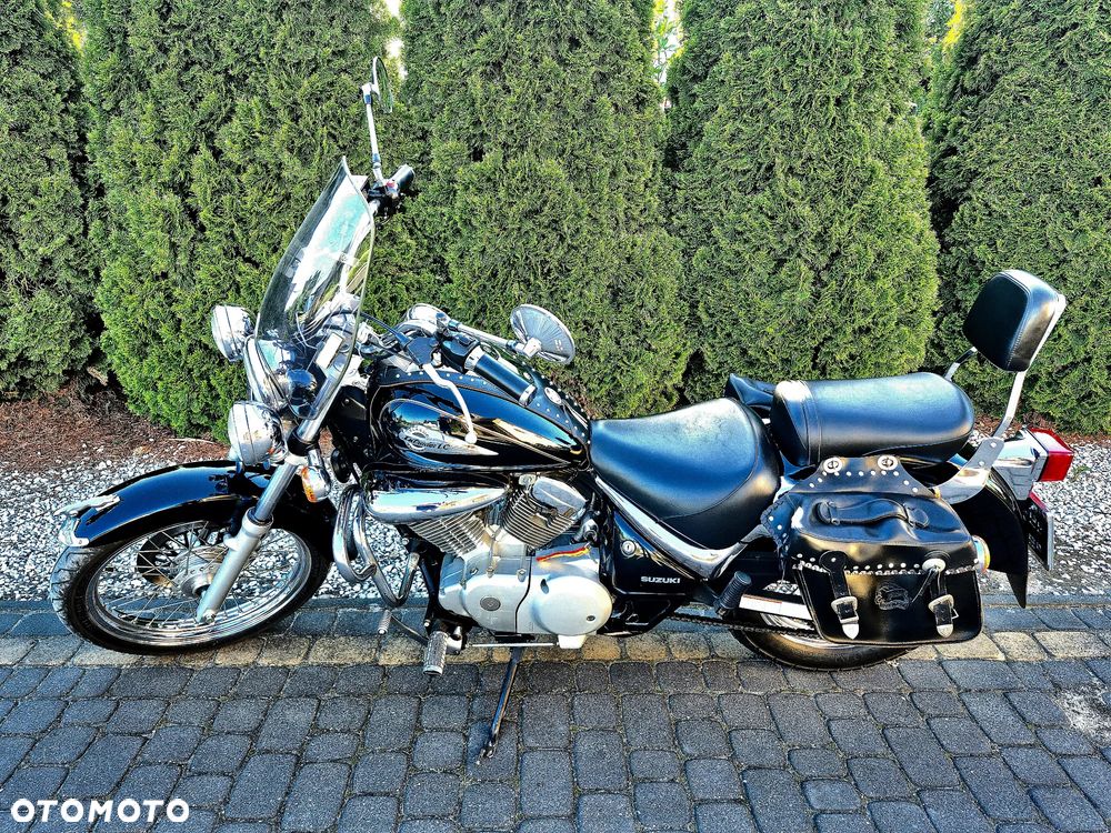 Suzuki Intruder - 2