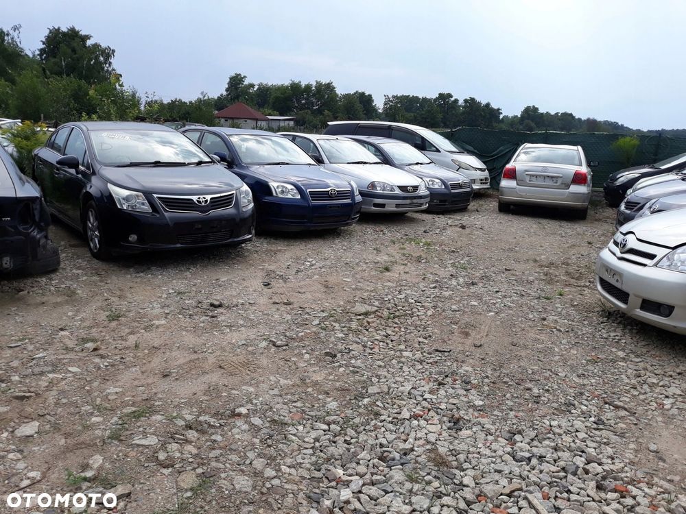 Toyota AVENSIS T22 nadkolelewy przód lewe - 8