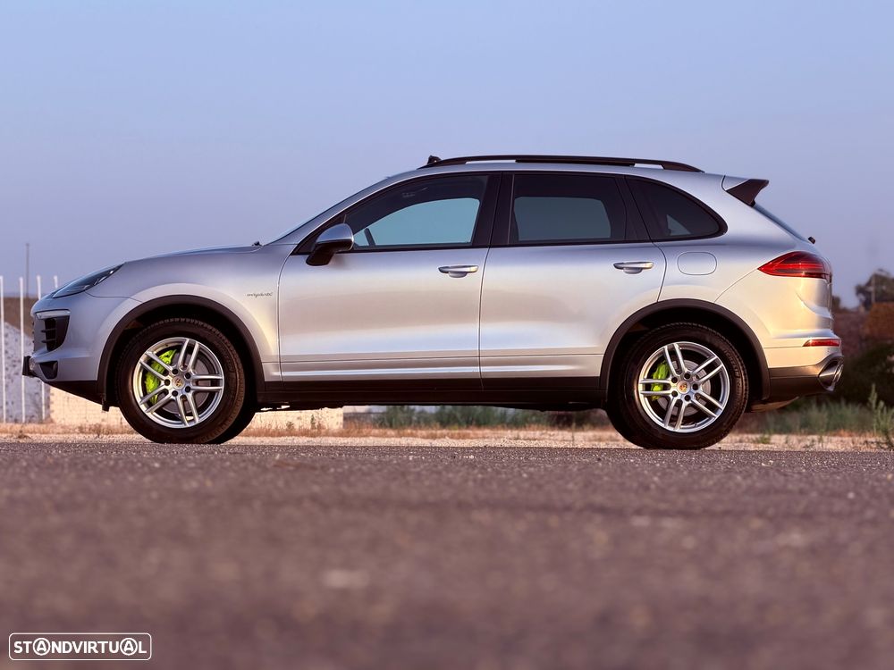 Porsche Cayenne S - 4