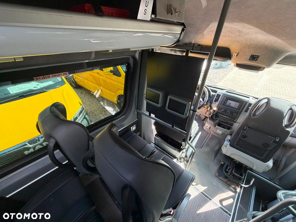 Mercedes-Benz Sprinter 519 - 20