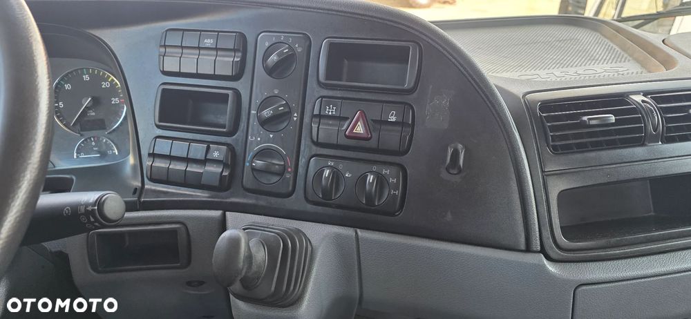 Mercedes-Benz 6X6 Żuraw - 5