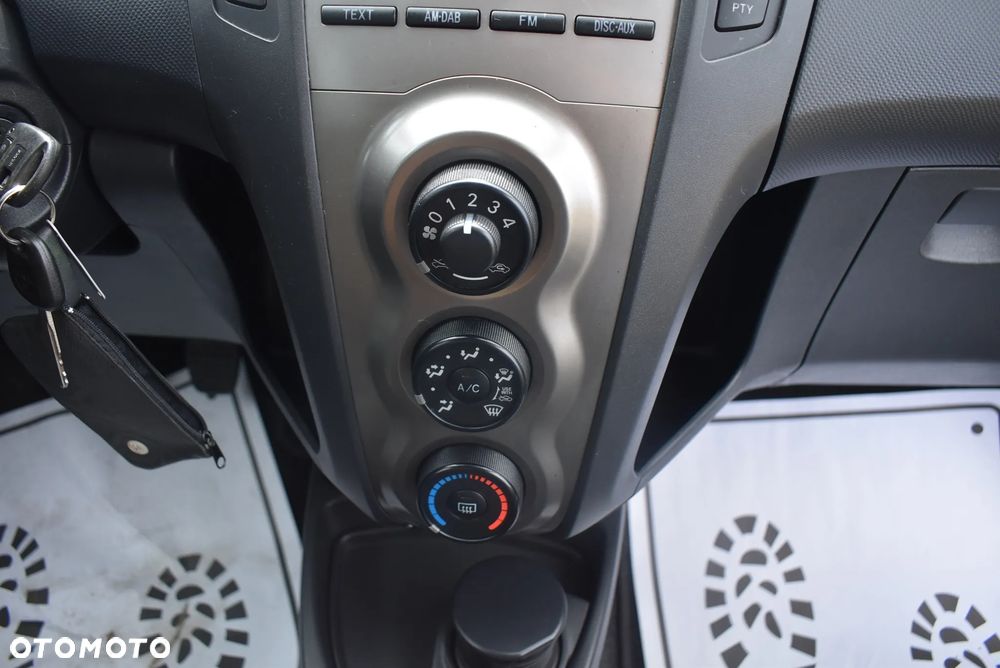 Toyota Yaris 1.33 VVT-i Life - 32