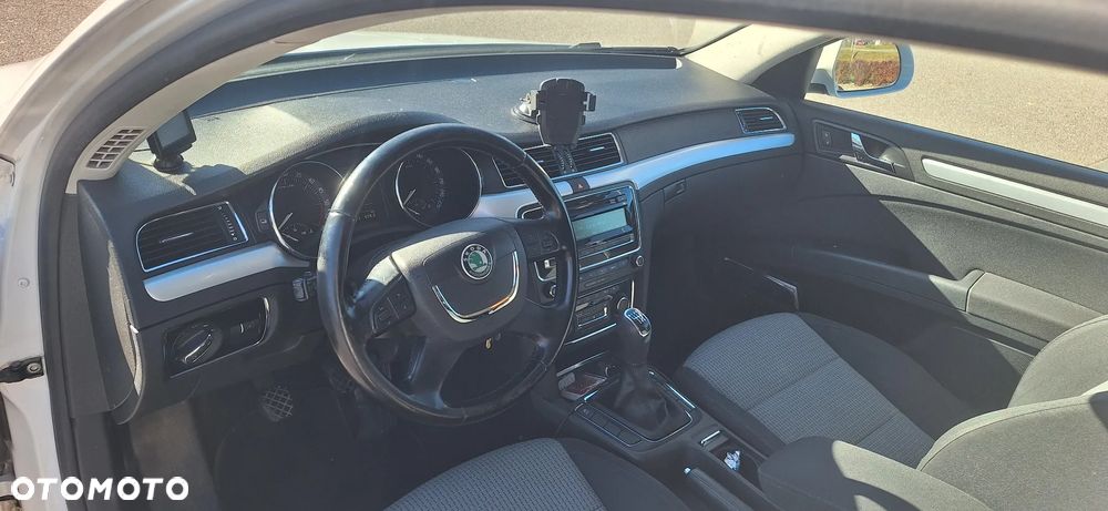 Skoda Superb 2.0 TDI Comfort - 6