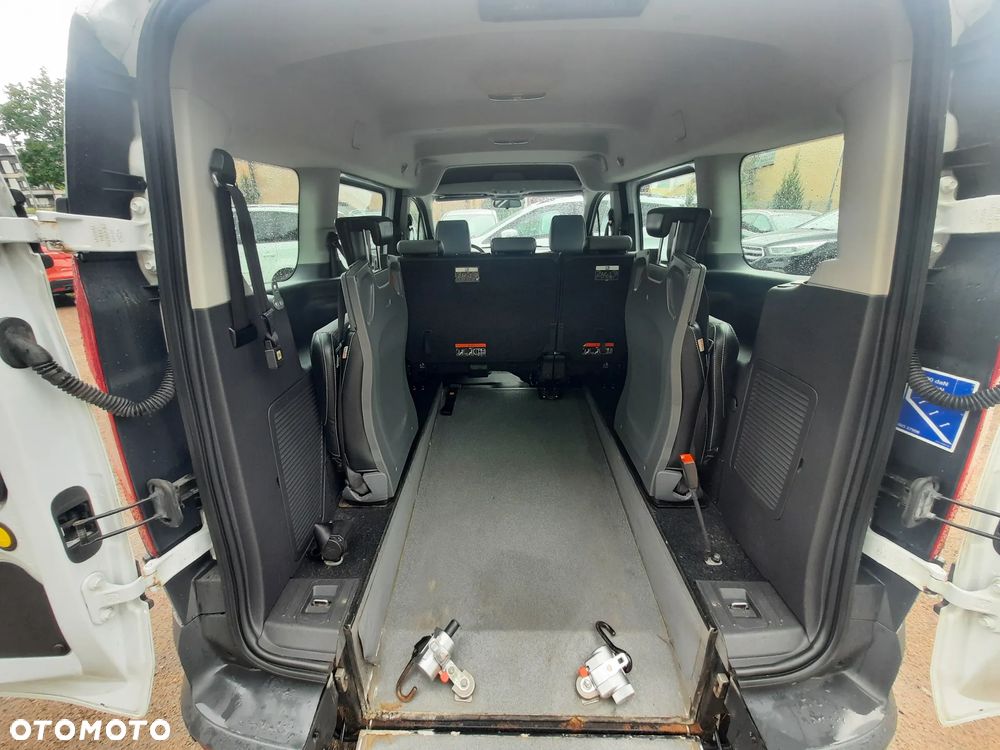 Ford Transit Connect - 25