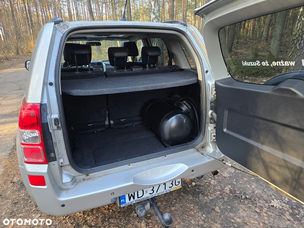 Suzuki Grand Vitara 2.0 De Luxe - 16