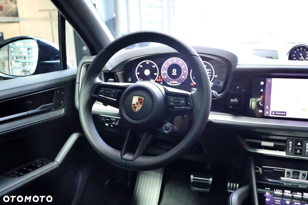 Porsche Cayenne - 16