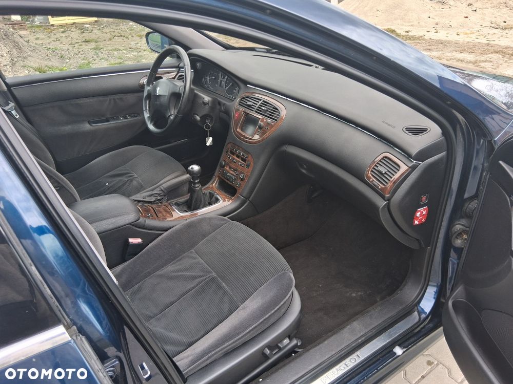Peugeot 607 - 4