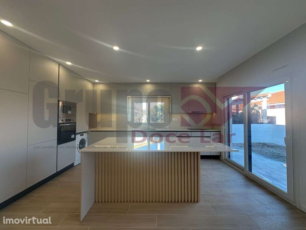 Moradia Isolada Térrea V4 em Construção - Quinta do Anjo - Grande imagem: 2/18