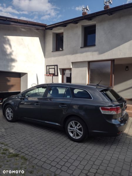 Toyota Avensis 1.8 Sol - 3