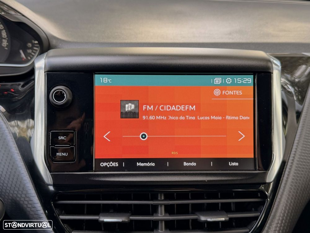 Peugeot 208 1.5 BlueHDi Signature - 30