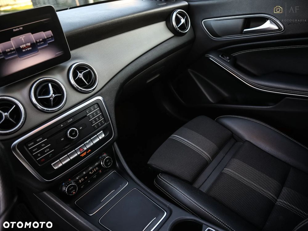 Mercedes-Benz CLA 200 d 7G-DCT - 24
