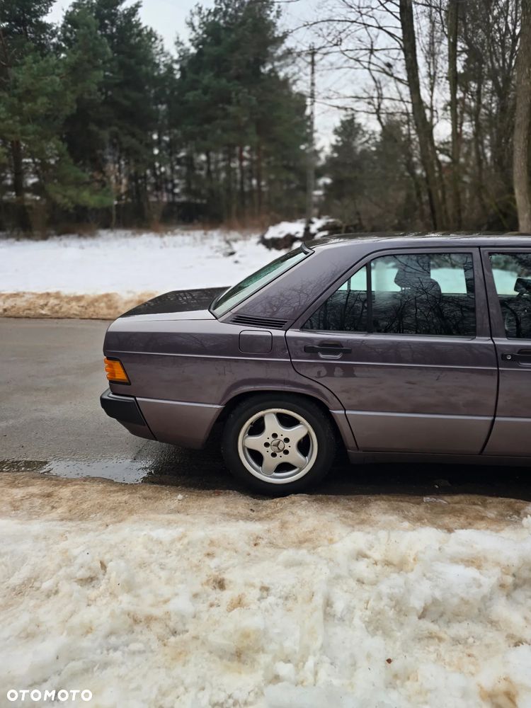 Mercedes-Benz W201 (190) - 13