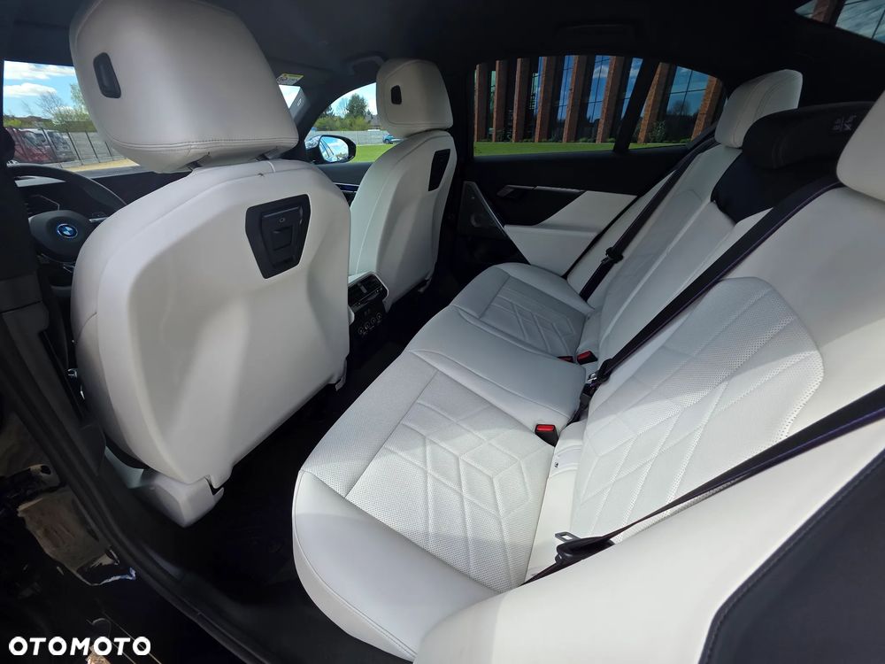 BMW Seria 5 550e xDrive PHEV M Sport - 15