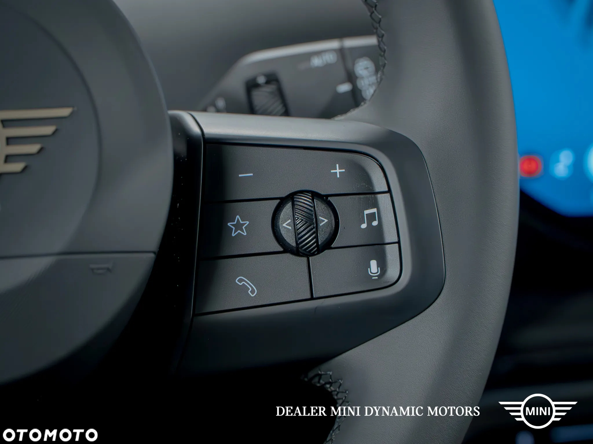 MINI Cooper E Essential Trim - 26