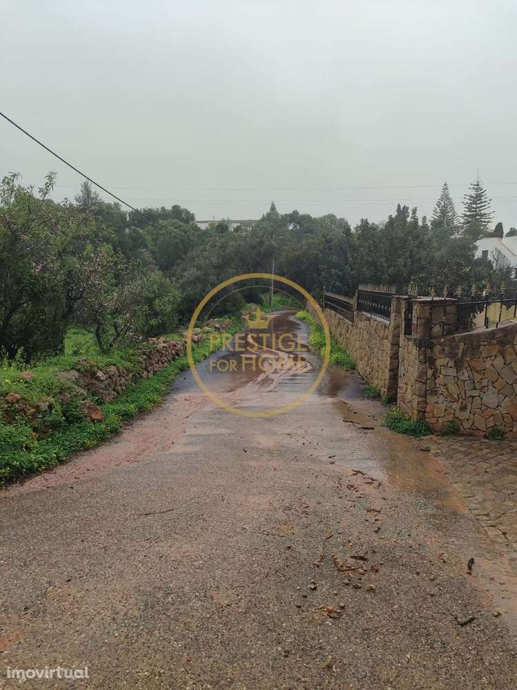 Prédio rústico localizado num lote de terreno destinado a habitação co - Grande imagem: 5/6