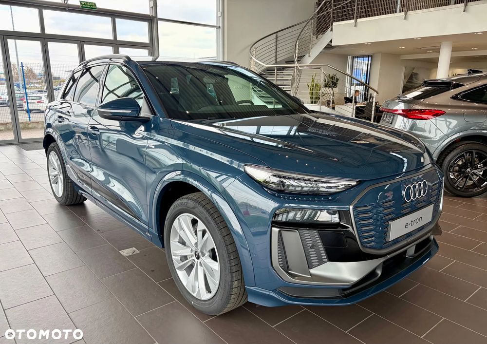 Audi Q6 e-tron - 1