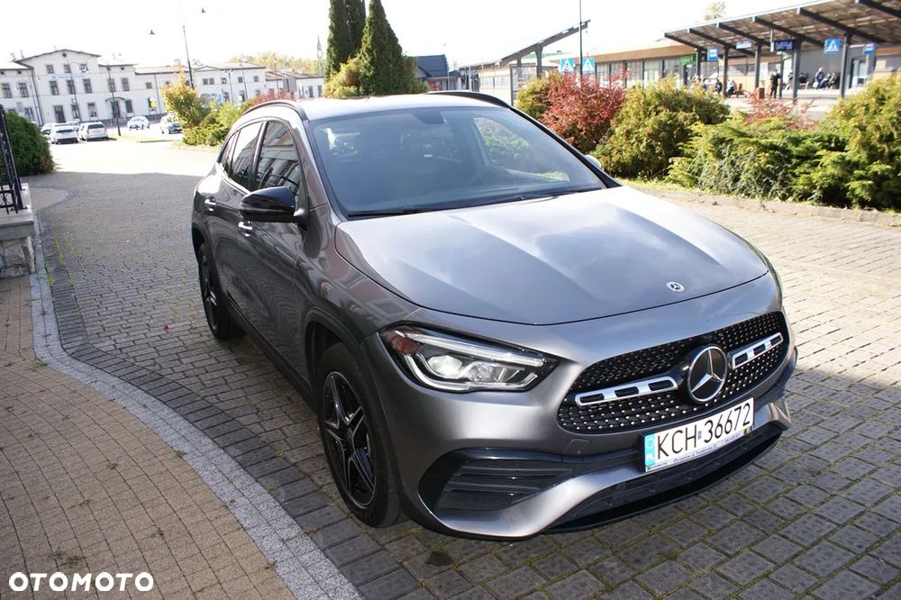 Mercedes-Benz GLA - 16