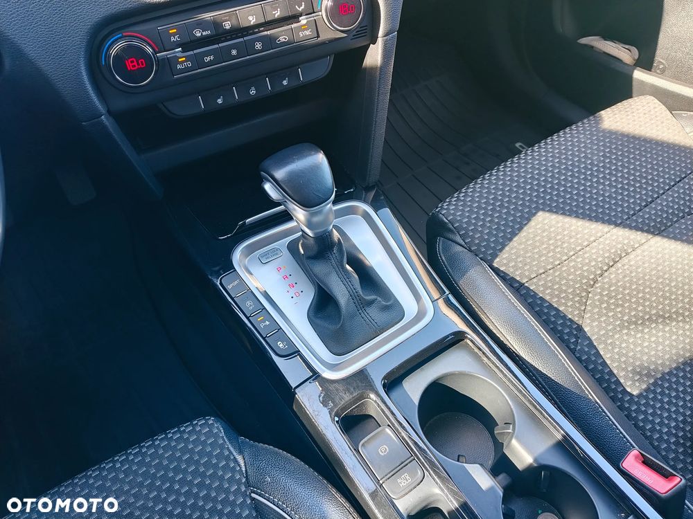 Kia XCeed 1.6 CRDi SCR L Business Line DCT - 19