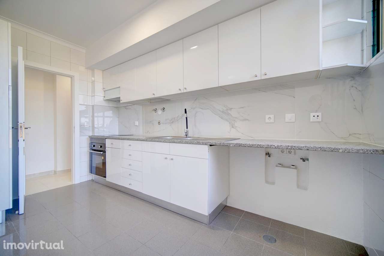 Apartamento T3 com suite e pequeno terraço na cobertura - Grande imagem: 3/24