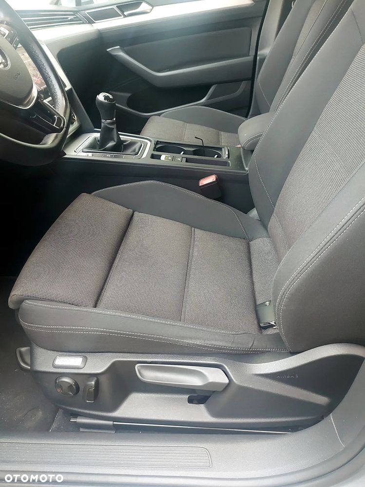 Volkswagen Passat - 7