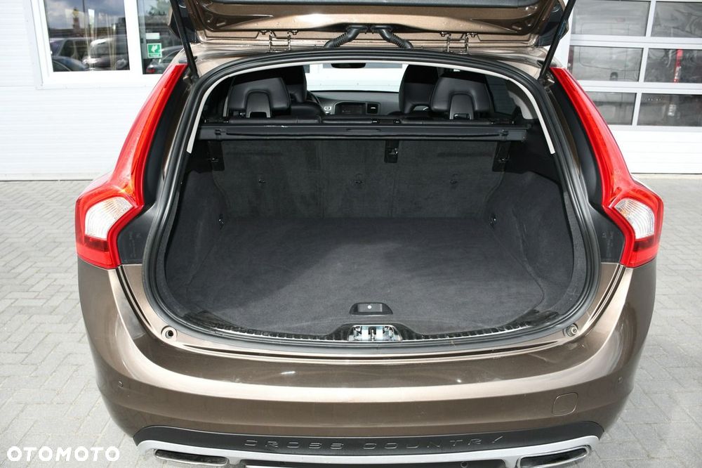 Volvo V60 Cross Country D3 Drive-E Summum - 37
