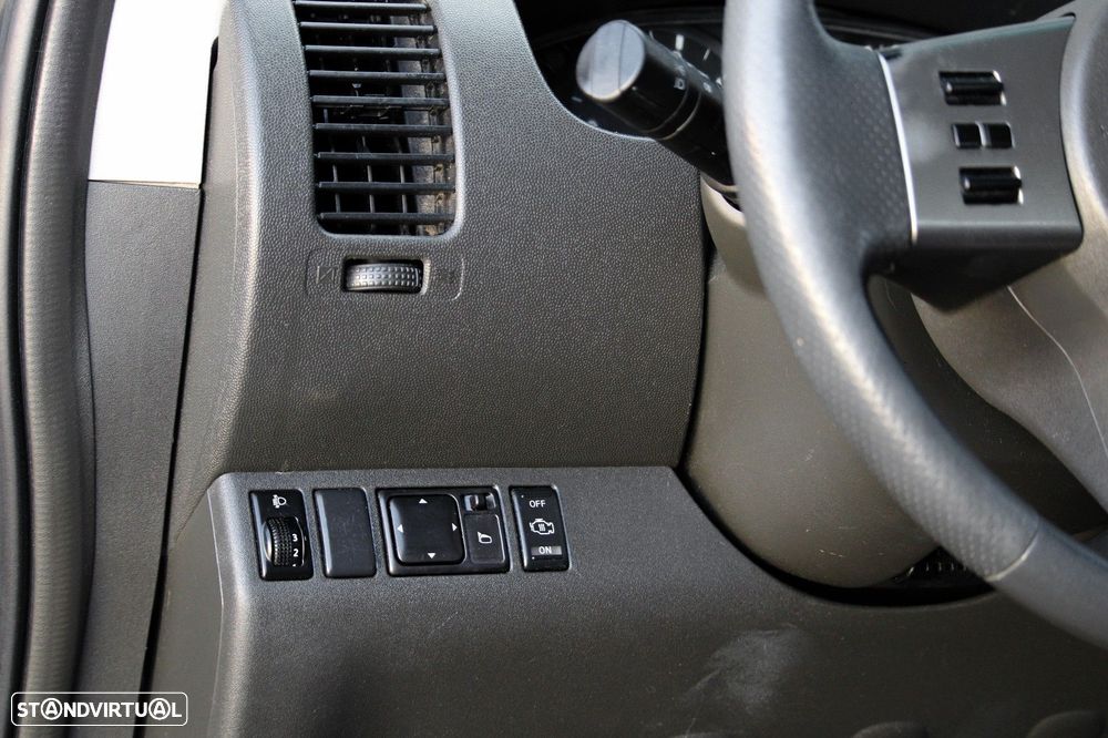 Nissan Navara 2.5 dCi CD LE - 10