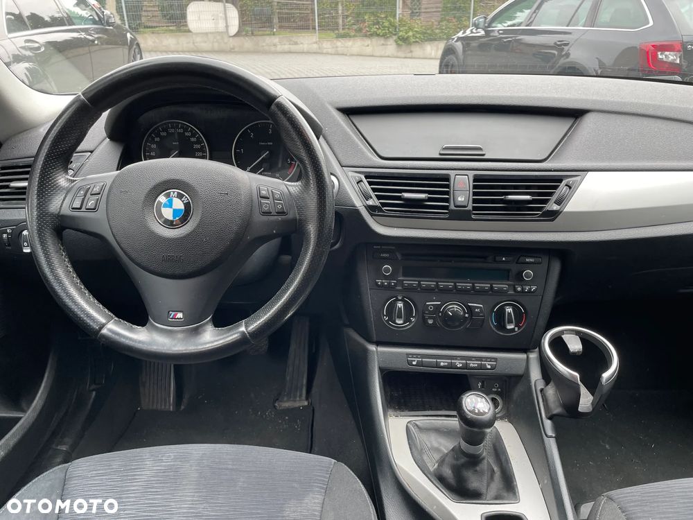 BMW X1 xDrive18d xLine - 12