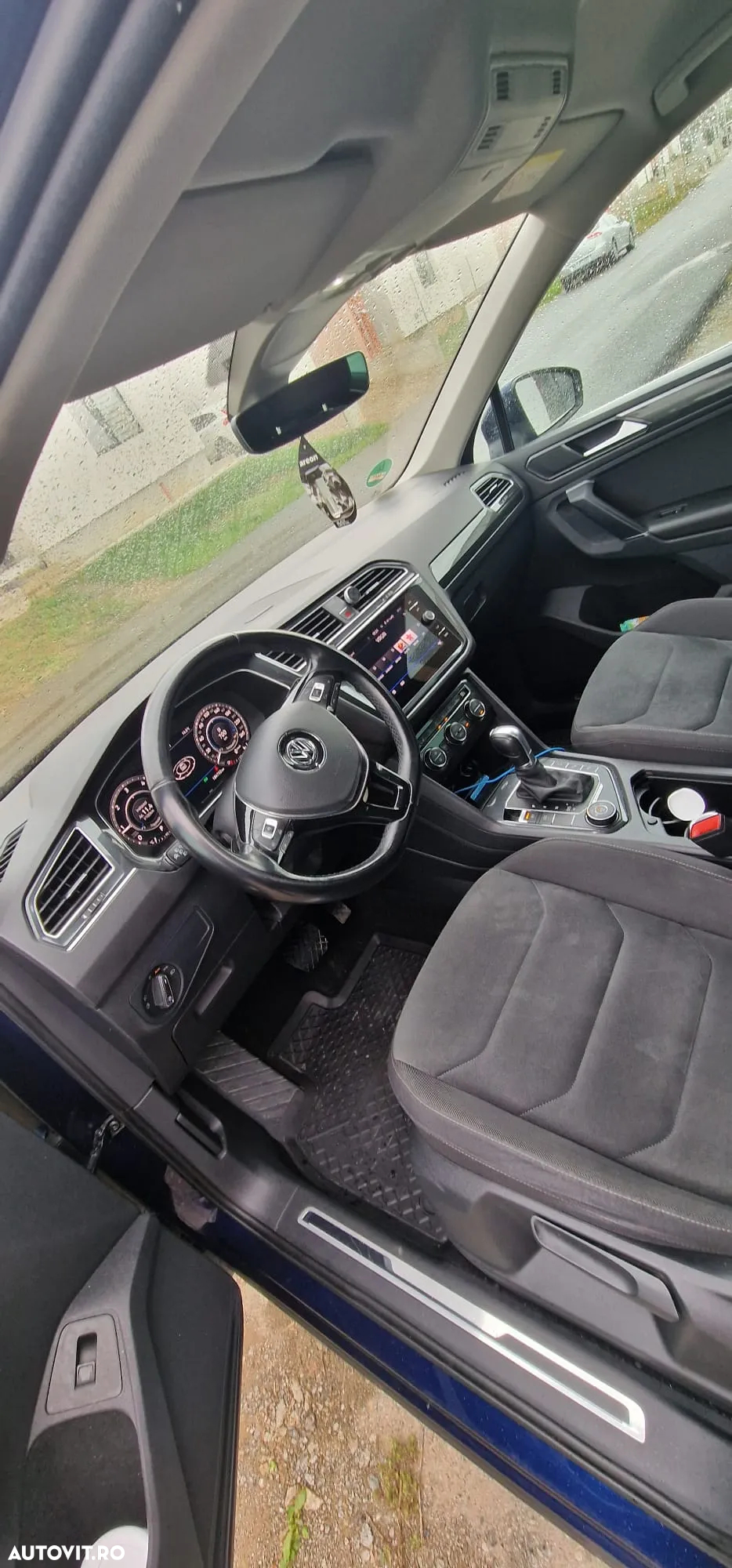 Volkswagen Tiguan 2.0 TDI 4Mot DSG Highline - 9