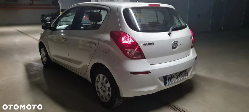 Hyundai i20 1.4 CRDI Comfort - 11