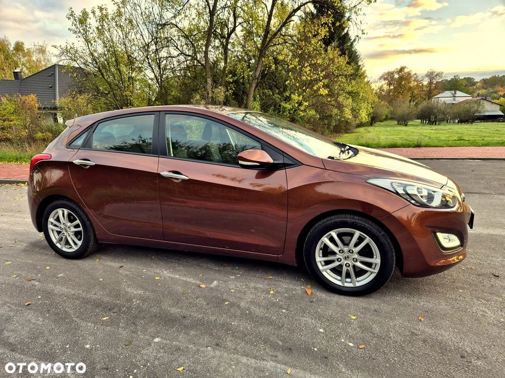 Hyundai i30 1.4 Intro Edition - 12