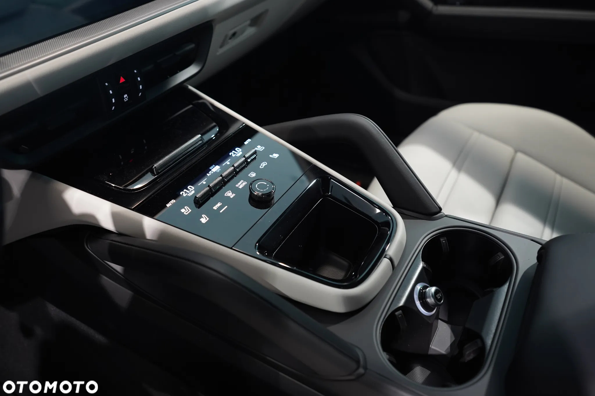 Porsche Cayenne - 24