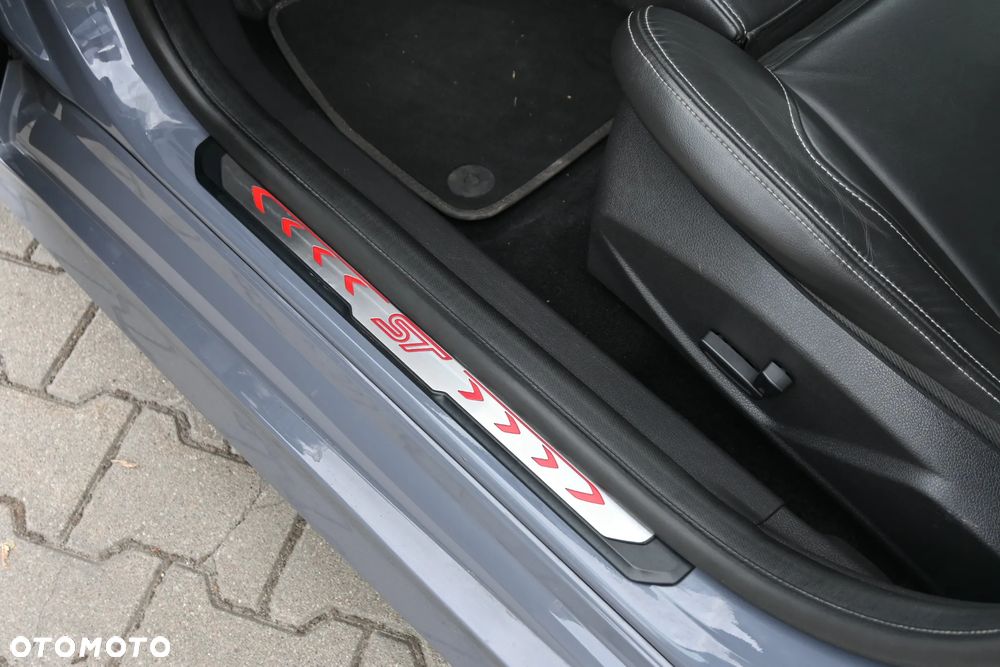 Ford Focus 2.0 TDCi ST-2 PowerShift - 37